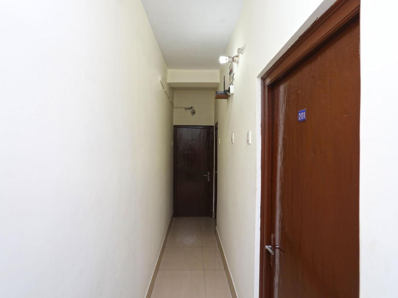 Oyo 13906 Vinita Inn Santragachi Exteriör bild