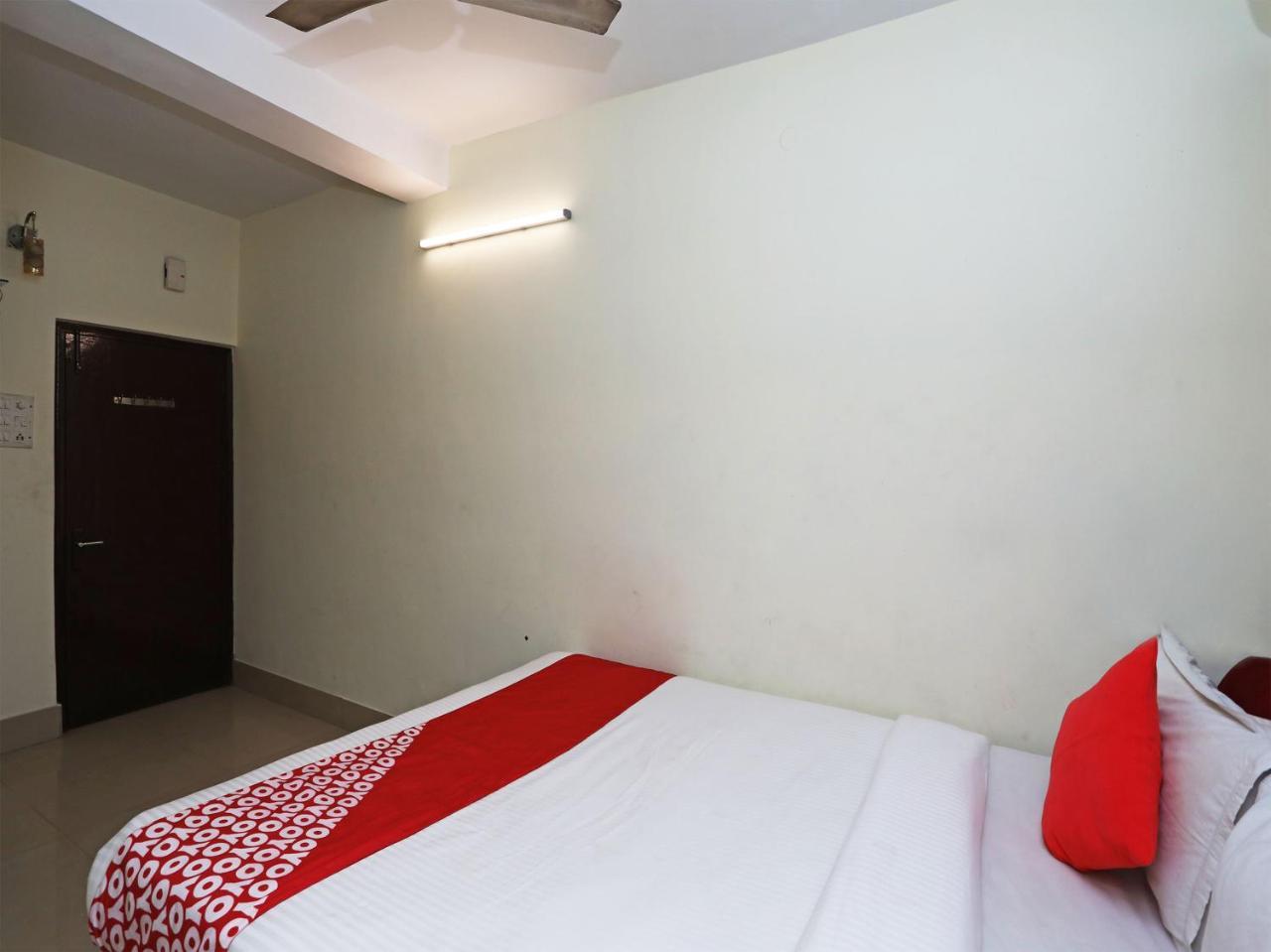 Oyo 13906 Vinita Inn Santragachi Exteriör bild