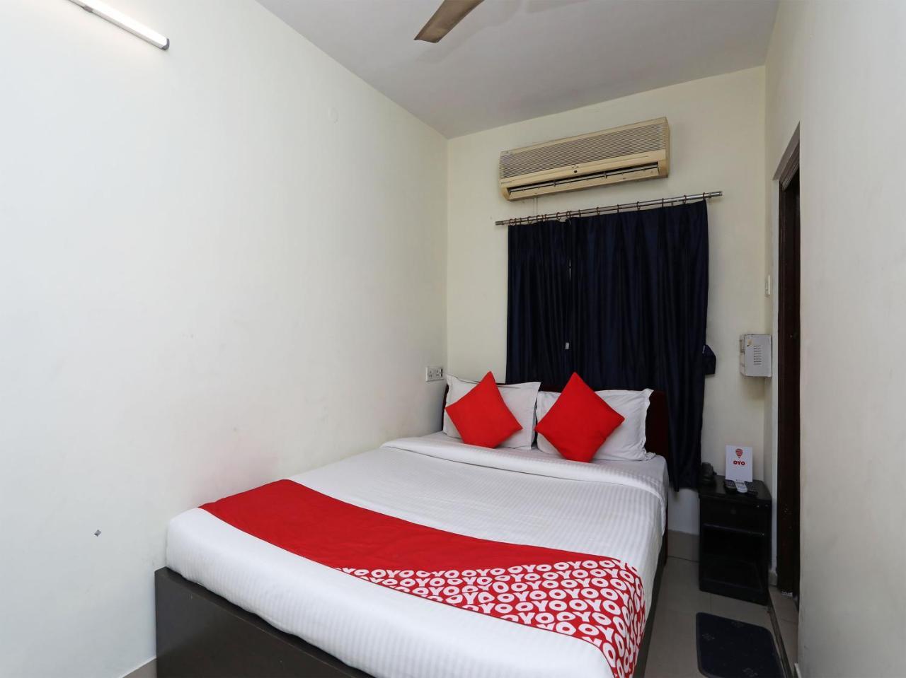 Oyo 13906 Vinita Inn Santragachi Exteriör bild