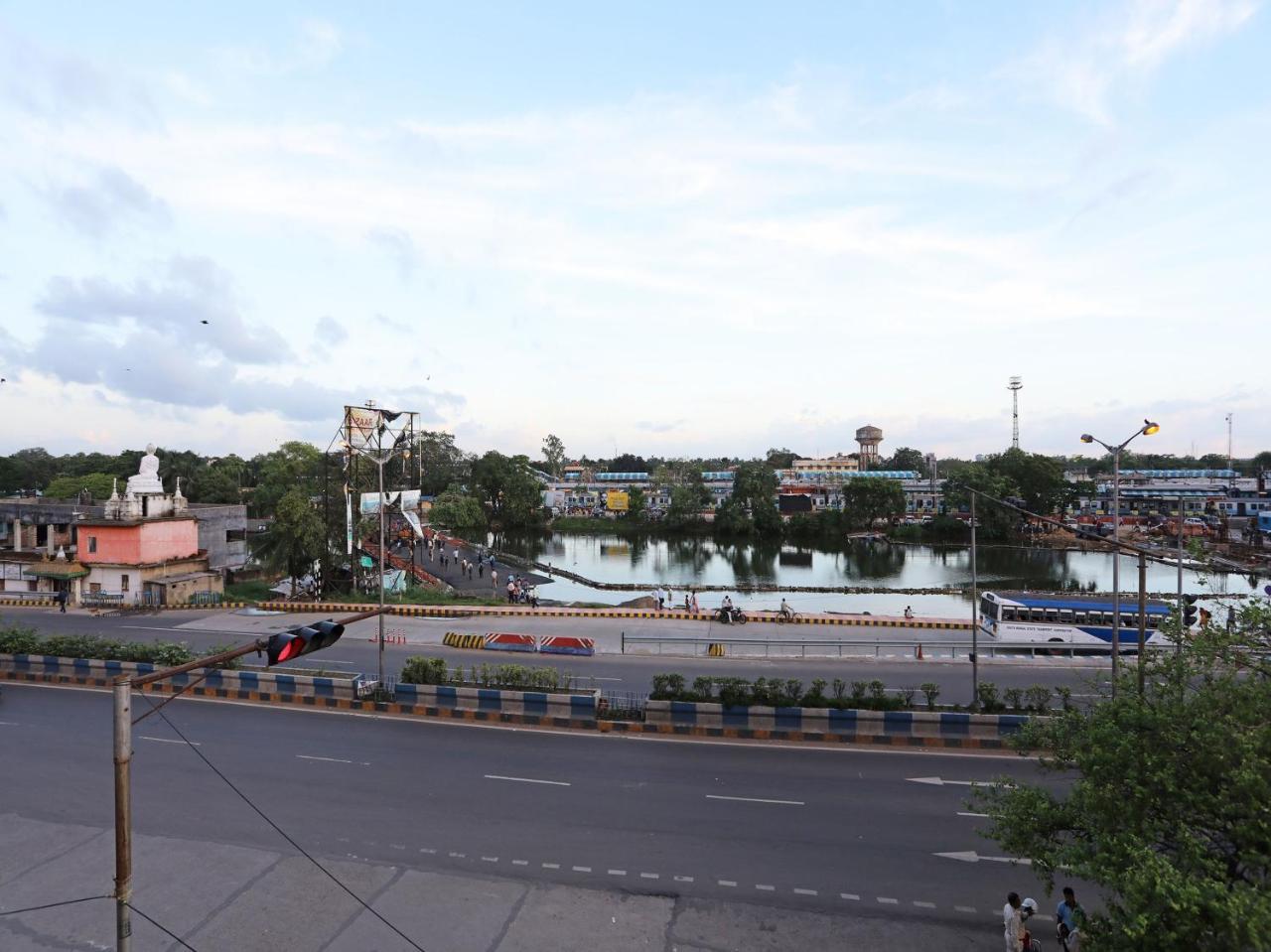 Oyo 13906 Vinita Inn Santragachi Exteriör bild