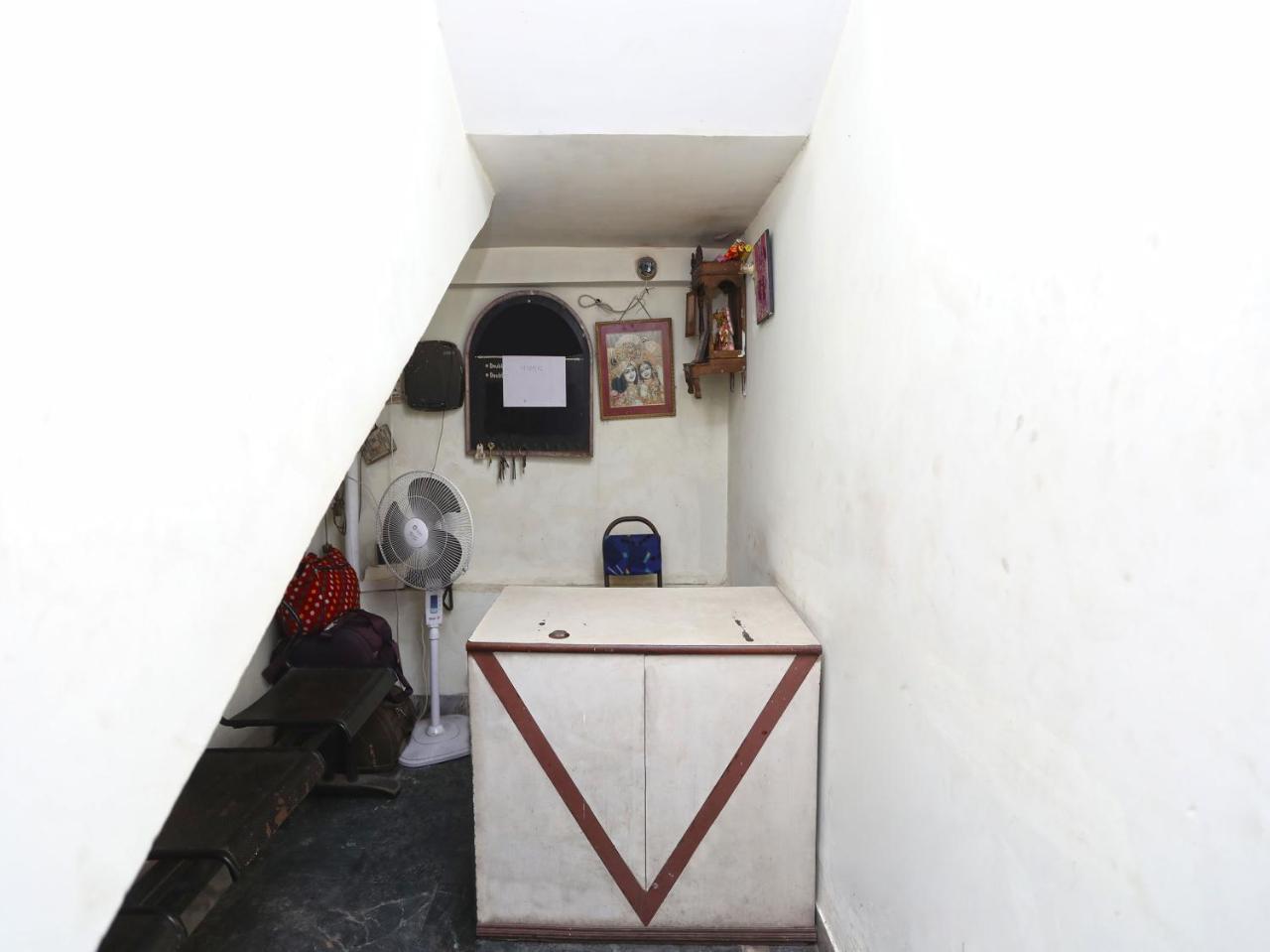 Oyo 13906 Vinita Inn Santragachi Exteriör bild